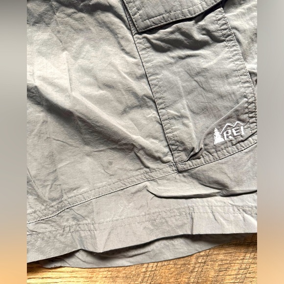 Men’s REI Vintage Cargo Hiking Shorts - Picture 3 of 5